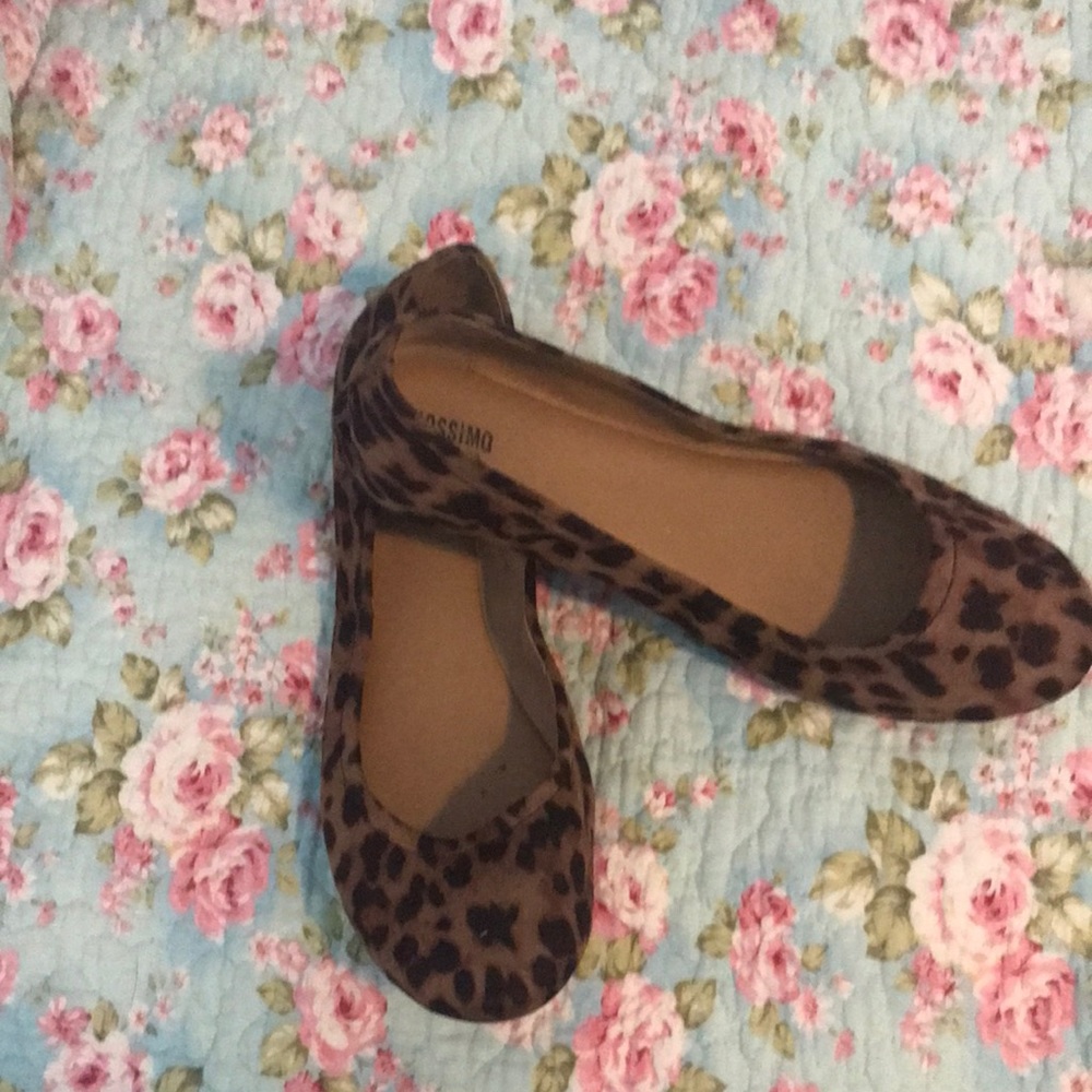 Animal print flat